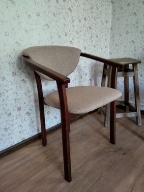 Стул (кресло) "Алексис" из дерева с подлокотниками для дома с мягким сиденьем и обивкой орех + Шотландия моко