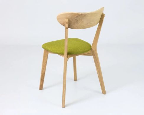 Деревянный стул на кухню из ясеня с лаковым покрытием, спинкой и мягкой сидушкой "Иску Н"