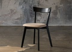 Дерев'яний стілець на кухню або вітальню "Віктор" з натурального ясеня з лаковим покриттям