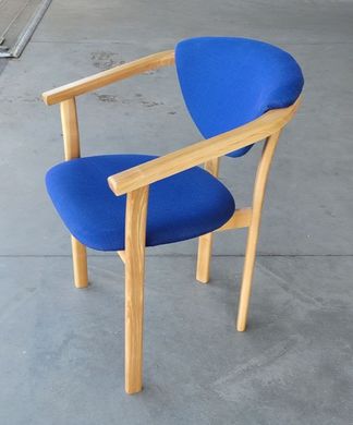 Стул-кресло "Алексис" из дерева со спинкой, мягким сиденьем и обивкой лак + Елена 8001